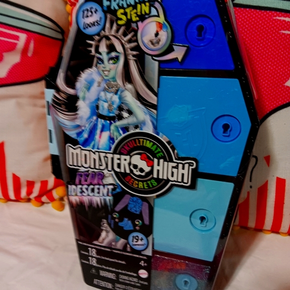 MONSTER HIGH DOLL - Picture 1 of 1